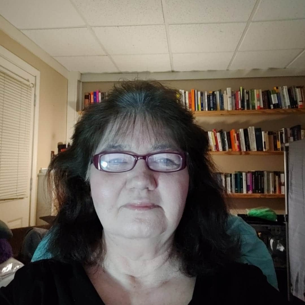 Meet your Posher, Elissa